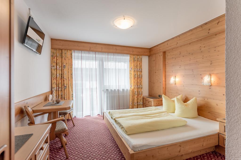 Ferienhaus Apart Sonnzeit Sölden Habitación foto