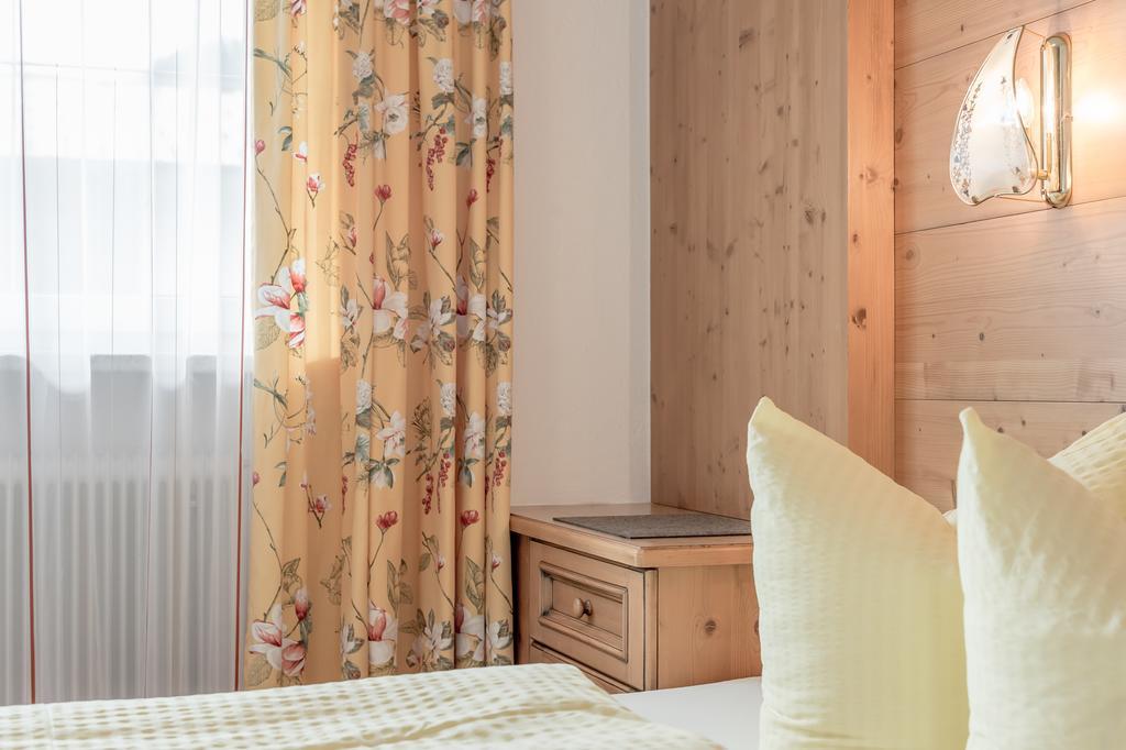 Ferienhaus Apart Sonnzeit Sölden Habitación foto