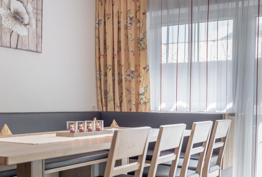 Ferienhaus Apart Sonnzeit Sölden Habitación foto